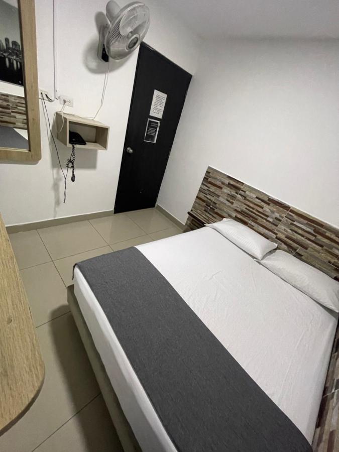 Hotel Select 麦德林 外观 照片
