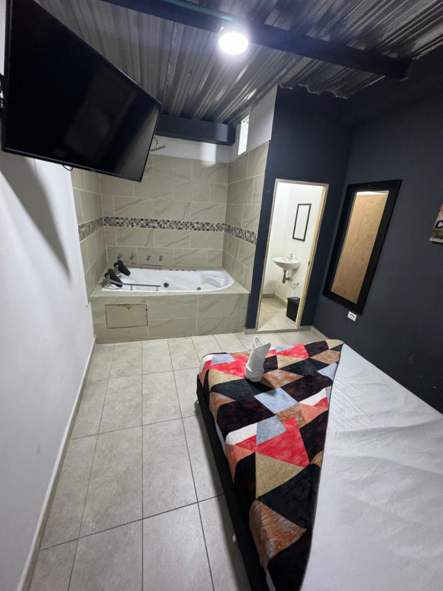 Hotel Select 麦德林 外观 照片