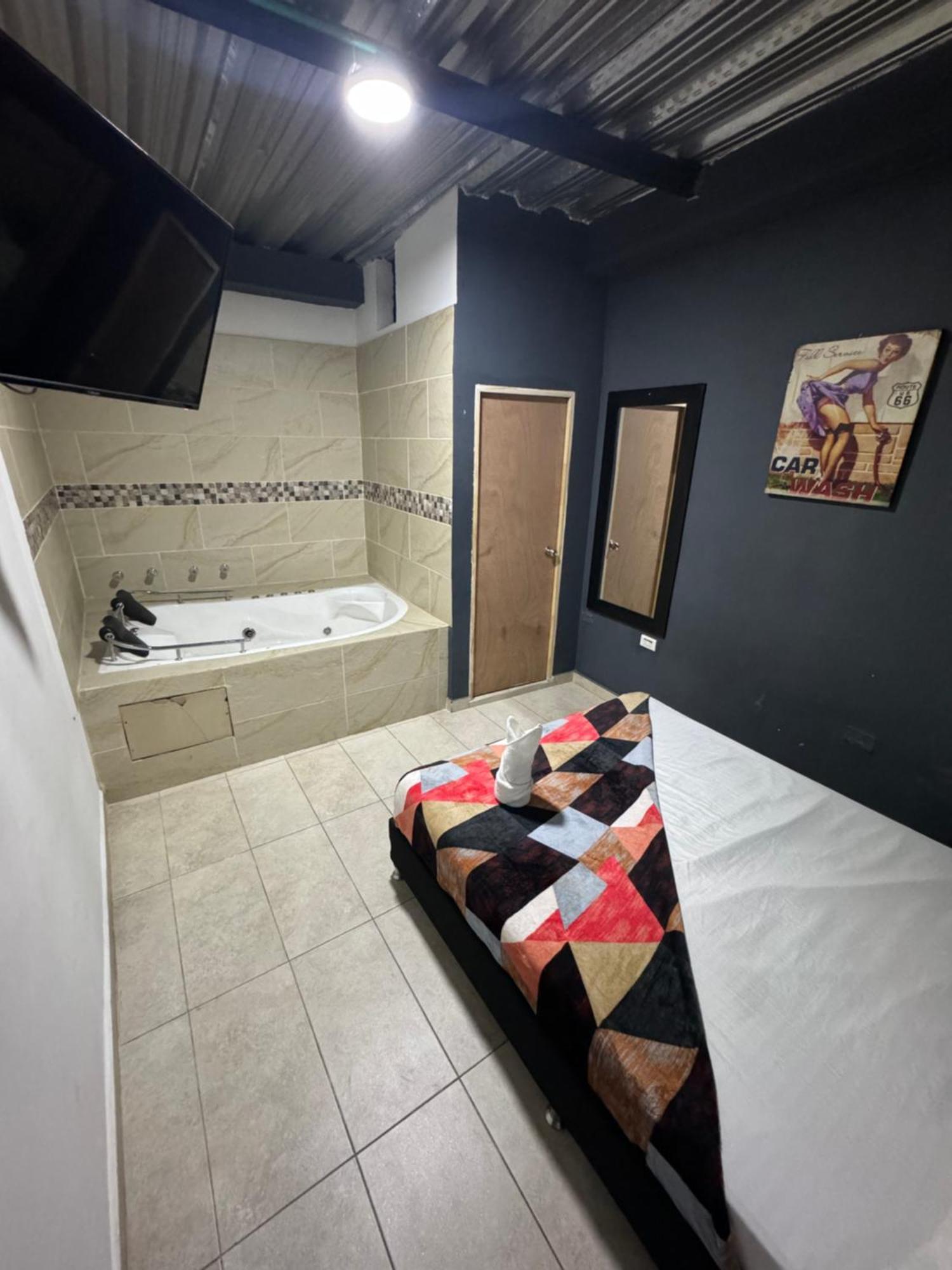 Hotel Select 麦德林 外观 照片