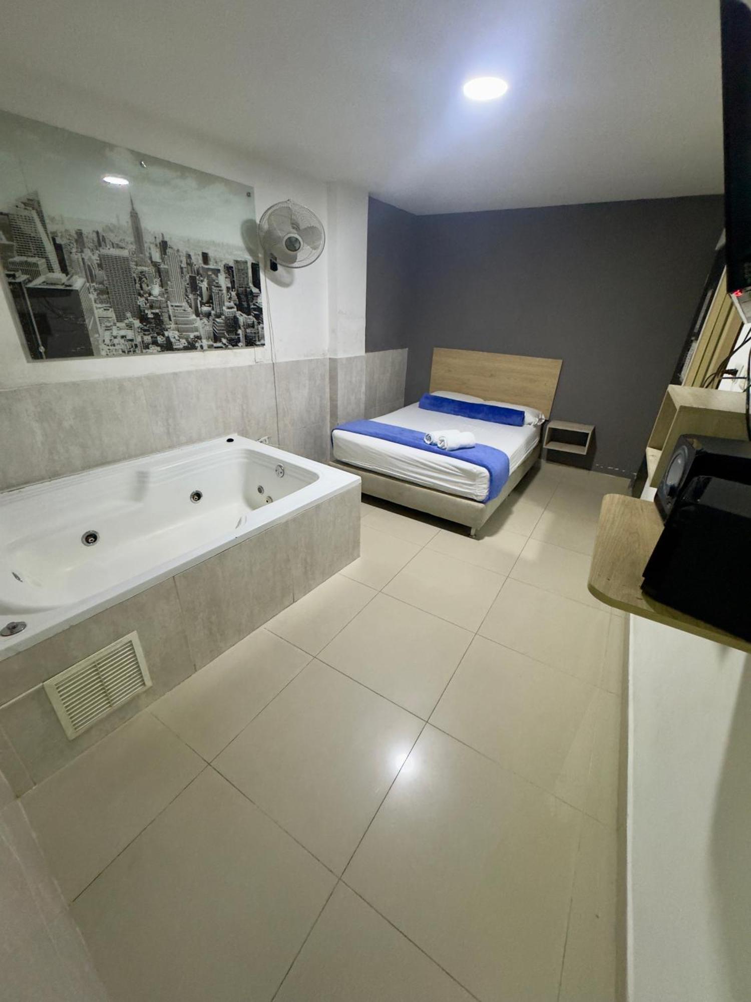 Hotel Select 麦德林 外观 照片
